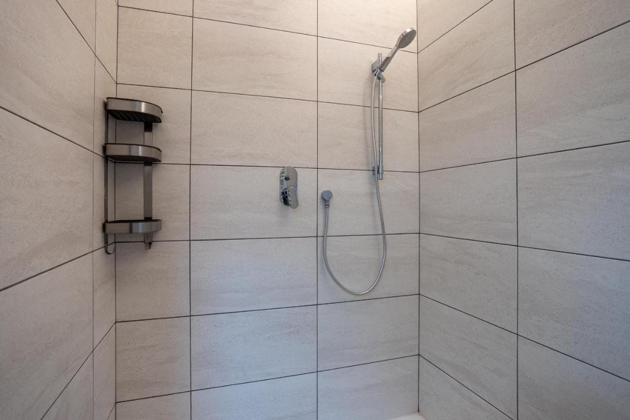 City Centre Apartment - 10 Minutes To Duomo - Free Wifi E Netflix Mediolan Zewnętrze zdjęcie