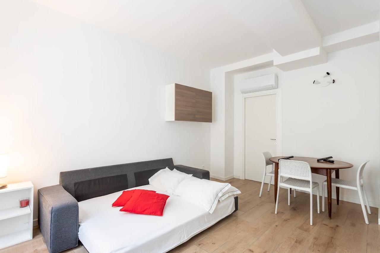 City Centre Apartment - 10 Minutes To Duomo - Free Wifi E Netflix Mediolan Zewnętrze zdjęcie