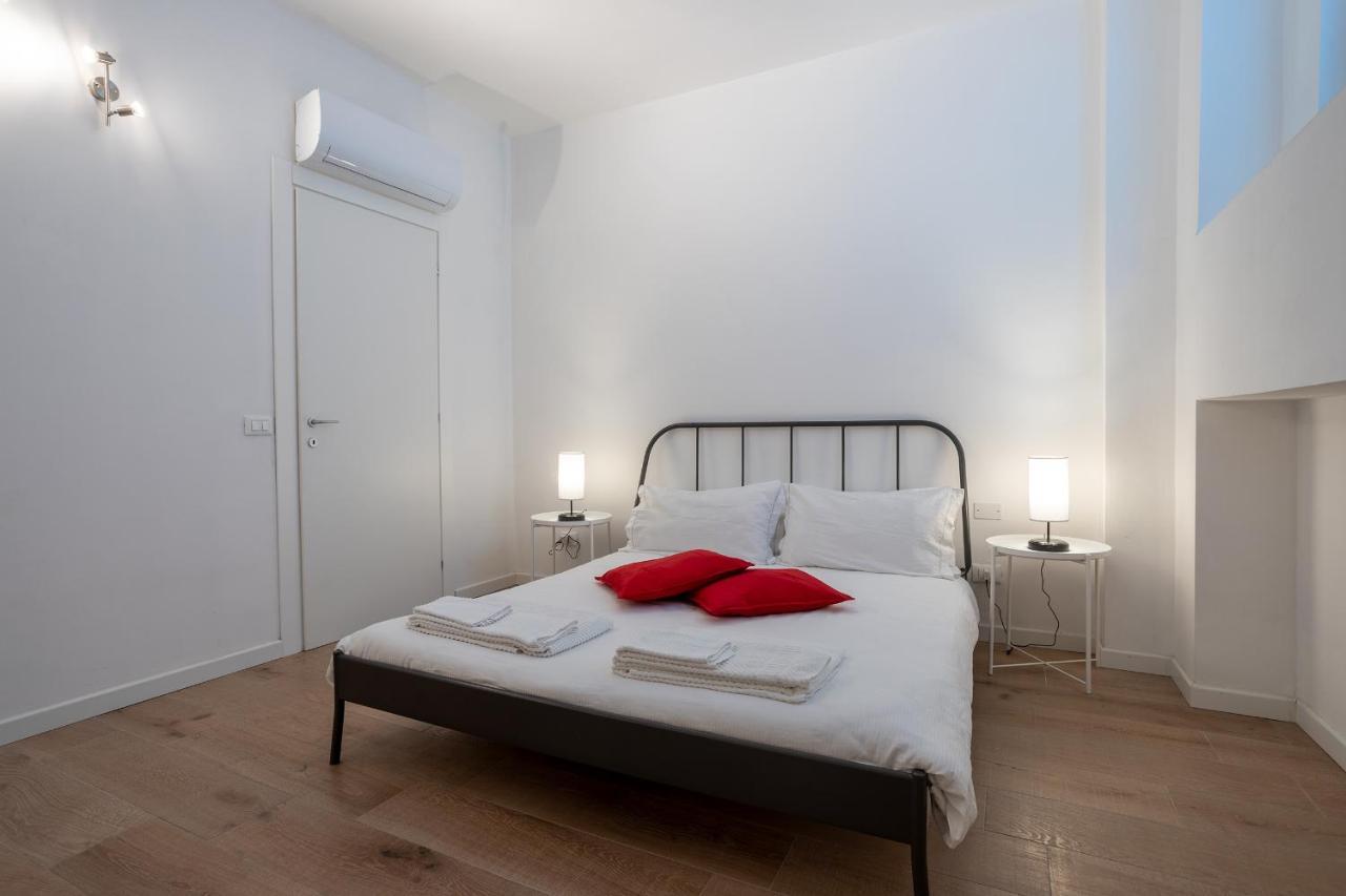 City Centre Apartment - 10 Minutes To Duomo - Free Wifi E Netflix Mediolan Zewnętrze zdjęcie